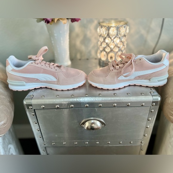 Womens Puma Pink sneakers, new without tags - Picture 4 of 8